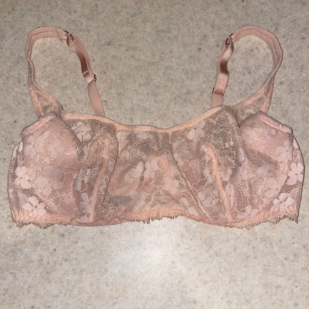 Soft light pink Victoria’s Secret lace Bralette underwire with no padding